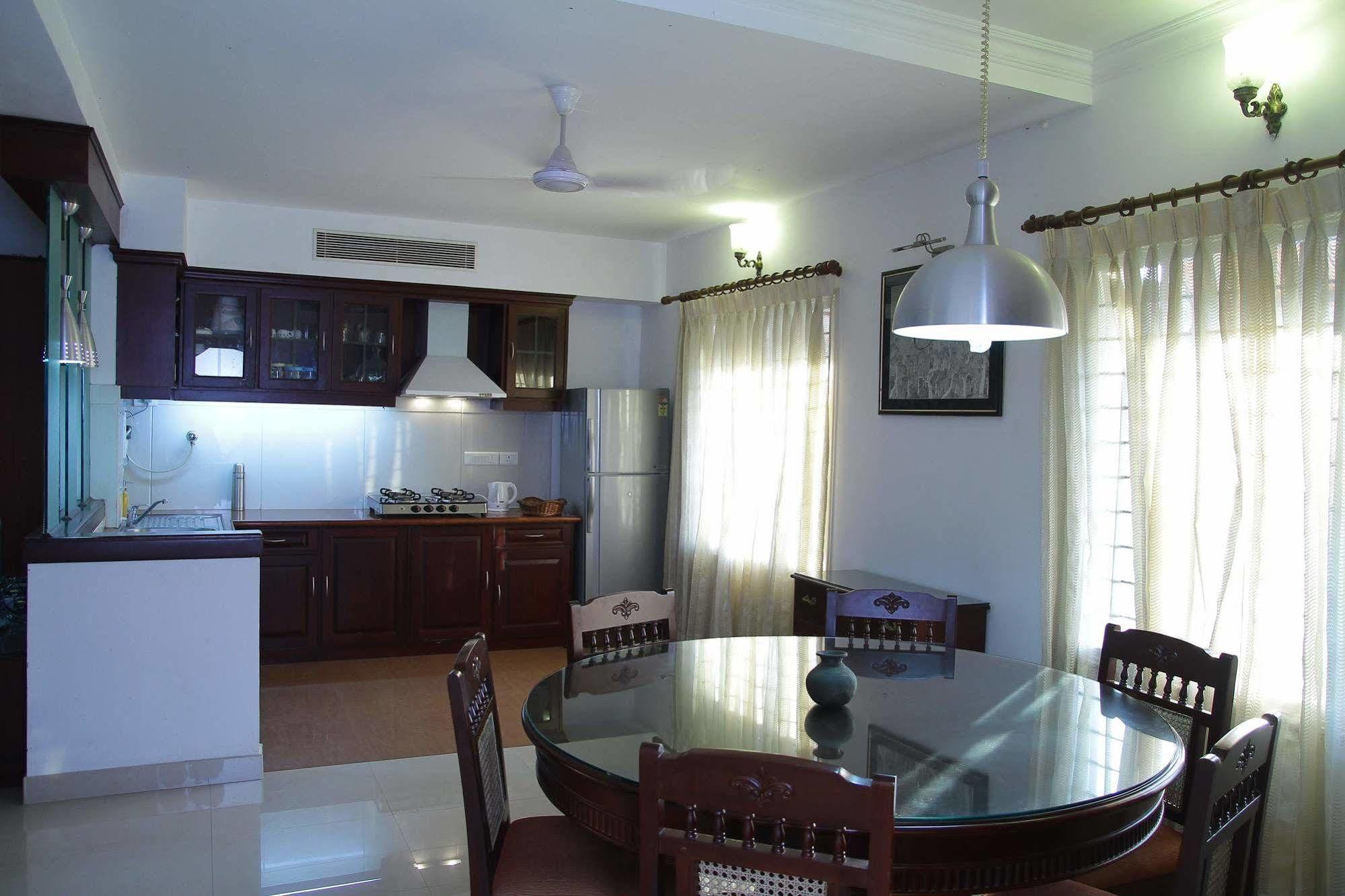 Fortbeach Service Apartment *